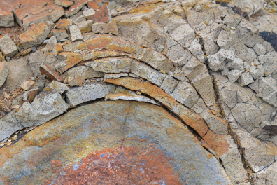 Basalte - Altération en boule d'un basalte (roche volcanique)